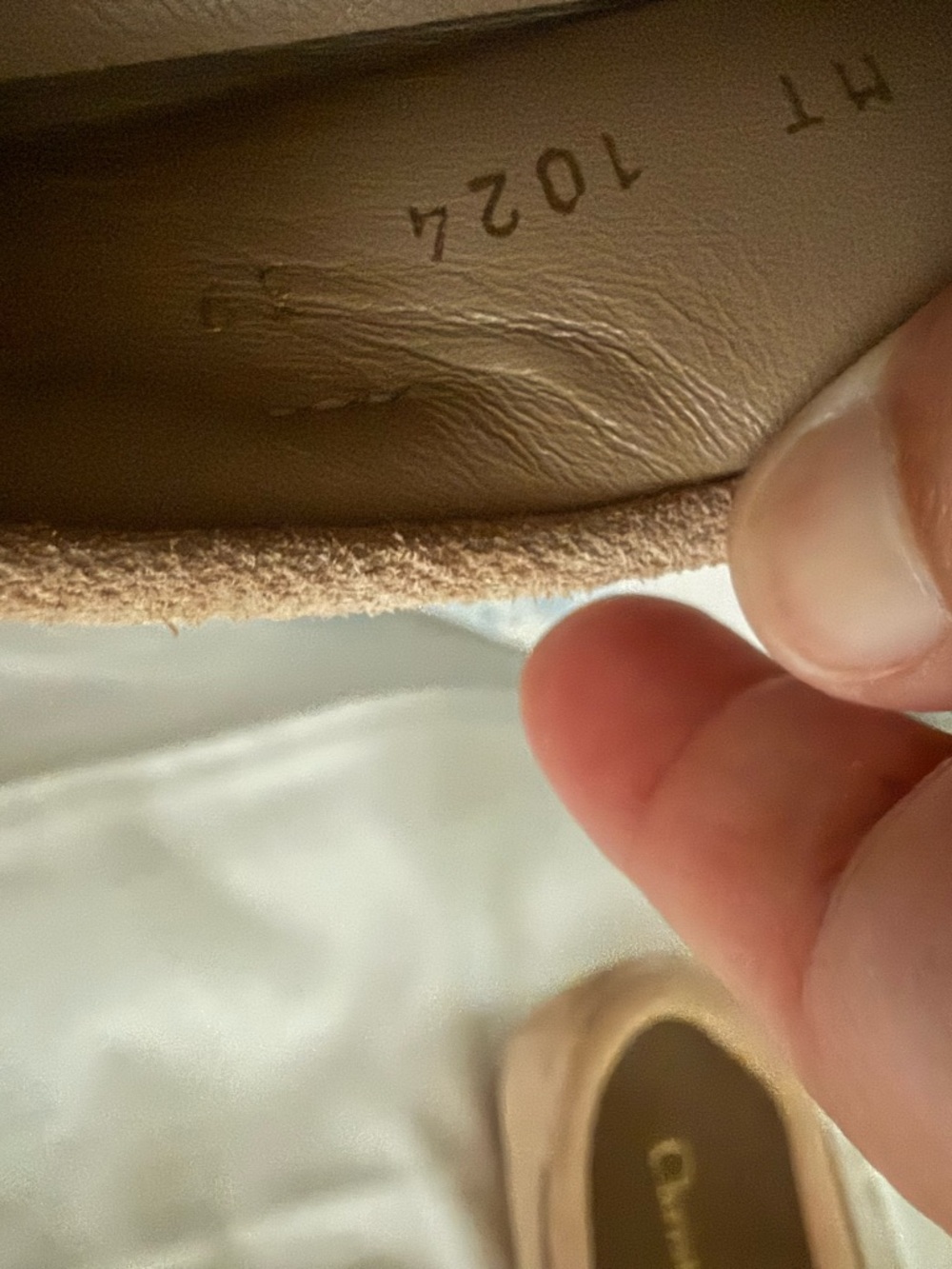 Dior Women’s Suede Tan Bow Moccasins - Picture 7 of 9